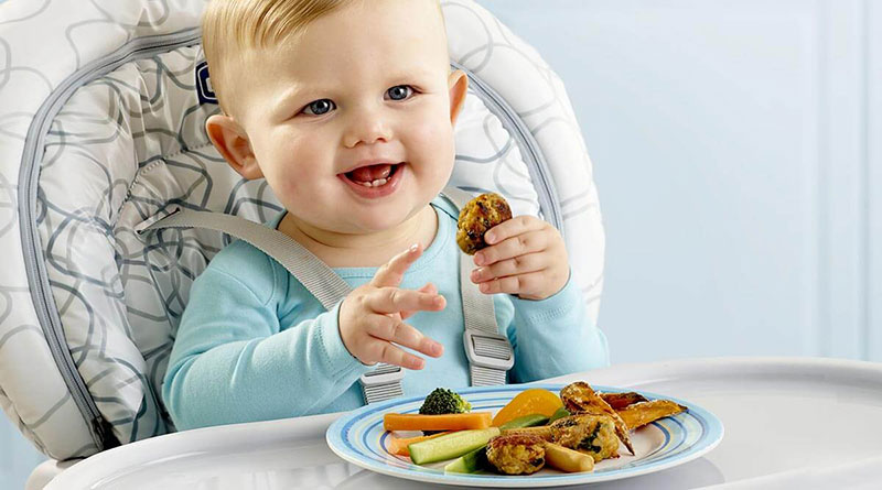 Chế độ dinh dưỡng phù hợp cho bé phát triển