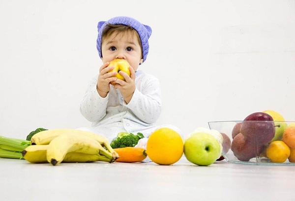 Lý giải thắc mắc trẻ 7 tháng tuổi ăn được những hoa quả gì?